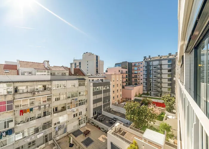 Guestready - Chic Near Liberdade Avenue * Lisboa